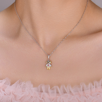 Idol Beauty Charm Colgante Perro | Plata con Baño de Oro de 18k  | Mi Familia